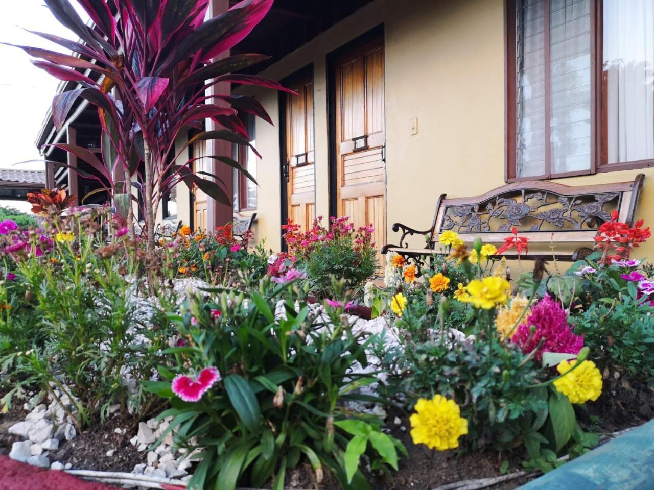 Hotel Destinos Arenal La Fortuna Exterior photo
