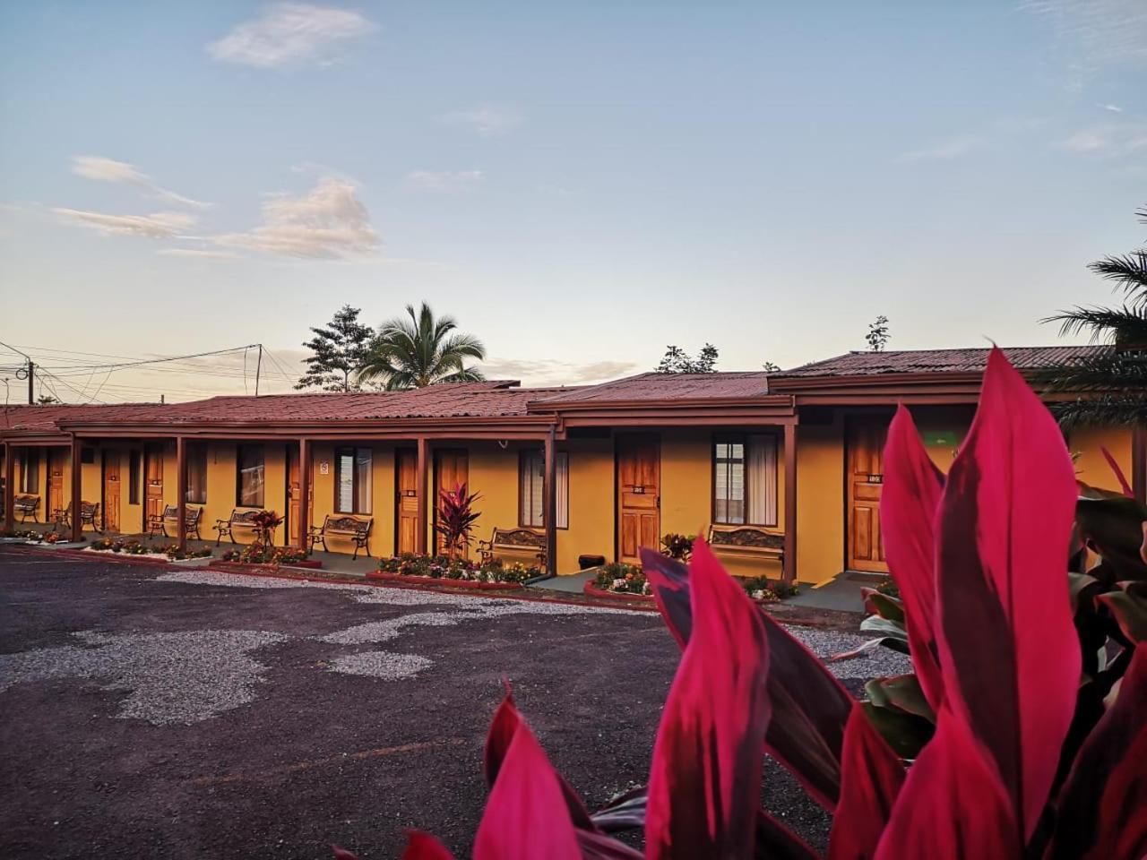Hotel Destinos Arenal La Fortuna Exterior photo