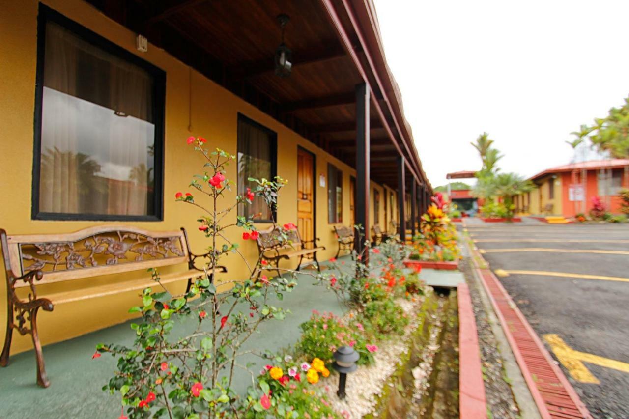 Hotel Destinos Arenal La Fortuna Exterior photo